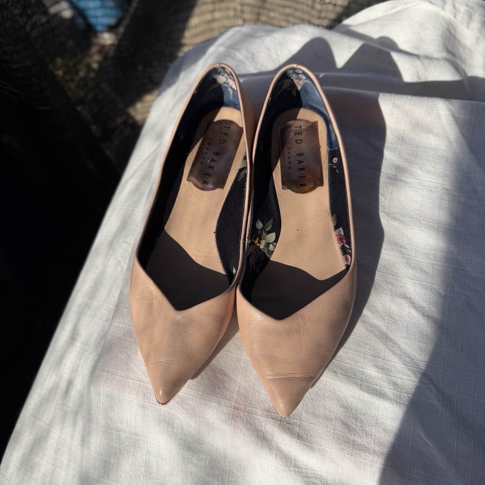 Ted Baker London Nude Pink Leather Pointed Toe Flats Rose Gold Floral S 5/5.5 - Picture 15 of 16